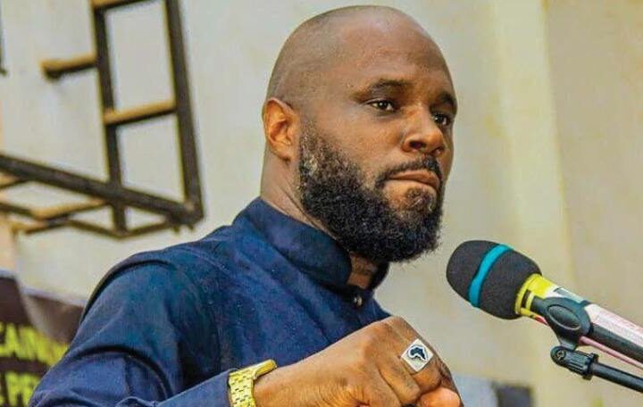 Bénin : Mandats d’arrêt internationaux émis contre Sabi Sira Korogoné et Kemi Seba