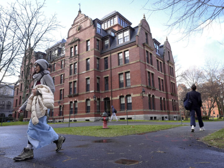  Trump retire à Harvard le droit d’accueillir des étudiants étrangers