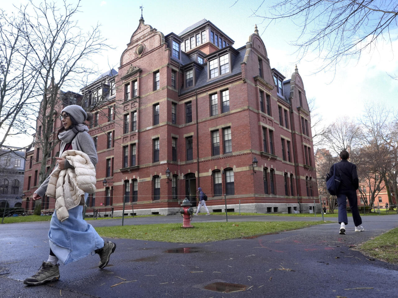 Trump retire à Harvard le droit d’accueillir des étudiants étrangers