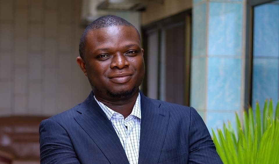 Bénin : la police perquisitionne le domicile de Julien Kansou, écrivain et opposant politique