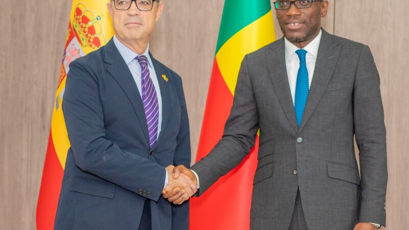Présentation des copies figurées des lettres de créance du nouvel Ambassadeur d’Espagne près le Bénin