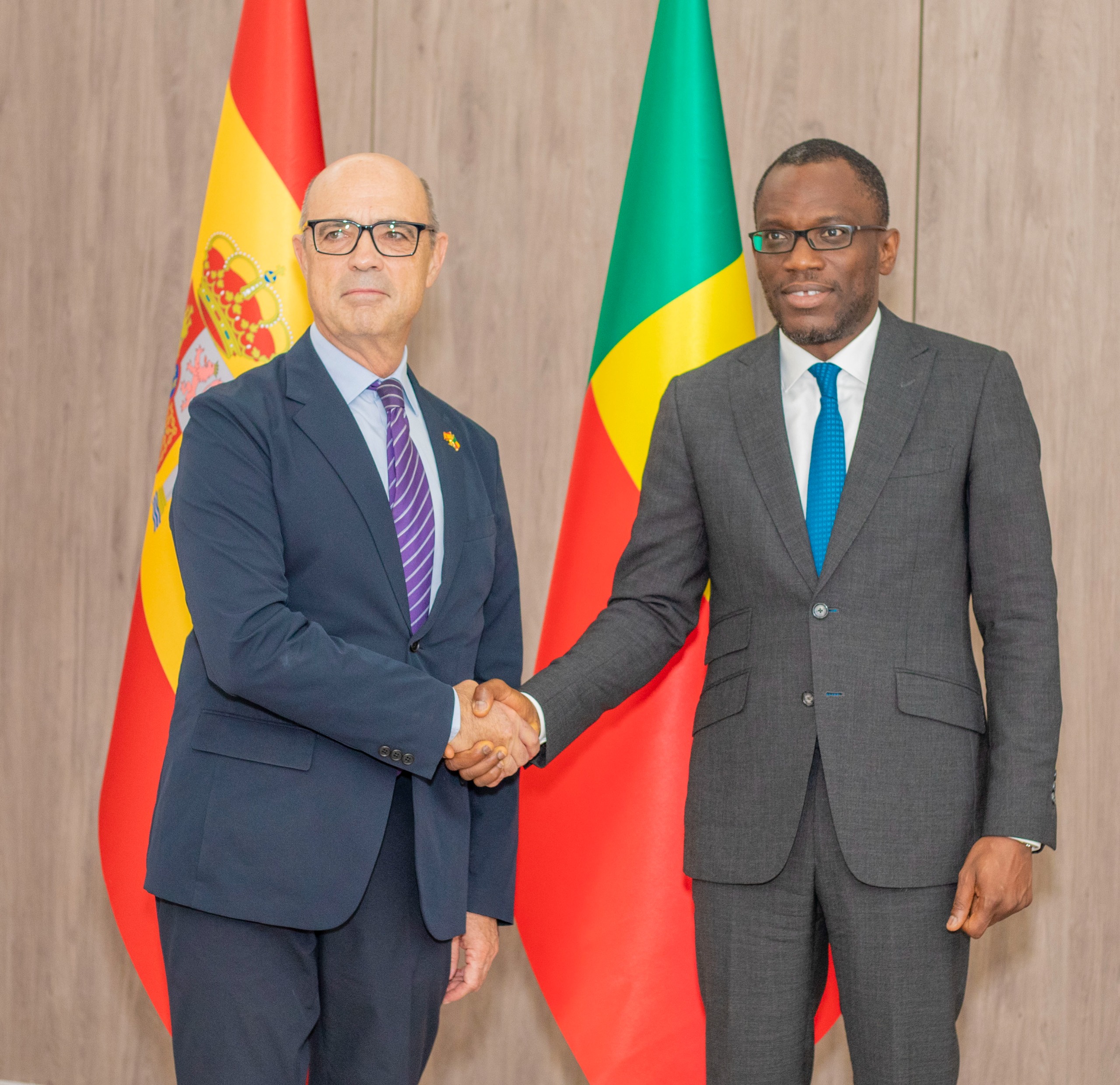 Présentation des copies figurées des lettres de créance du nouvel Ambassadeur d’Espagne près le Bénin