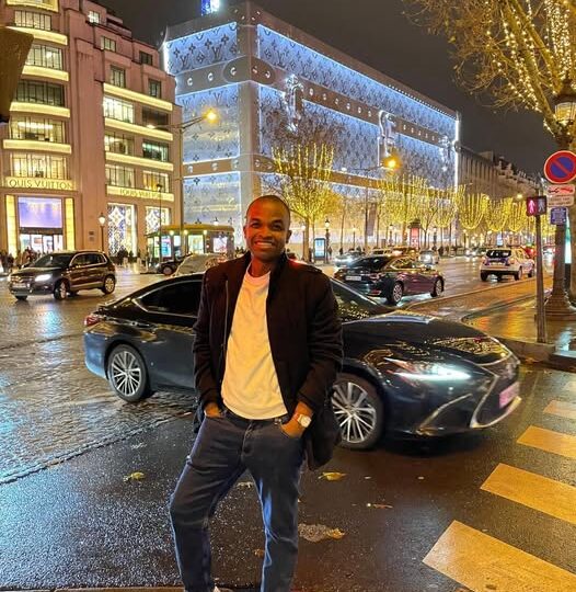 Qui est Renaud Agbodjo (43 ans), candidat désigné du parti Les démocrates pour la présidentielle de 2026.