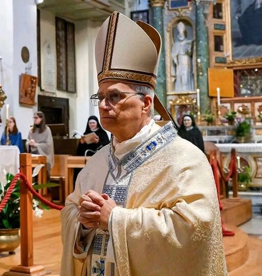 Quand les portes fermées deviennent des grâces : le Pape Léon XIV appelle à discerner la protection divine