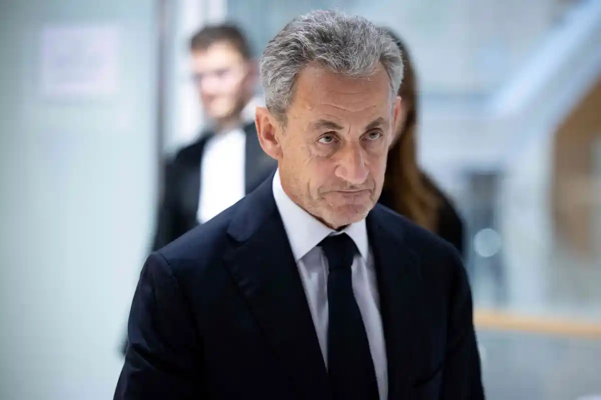 Procès libyen: Nicolas Sarkozy libéré de prison, «la vérité triomphera» assure l’ancien président