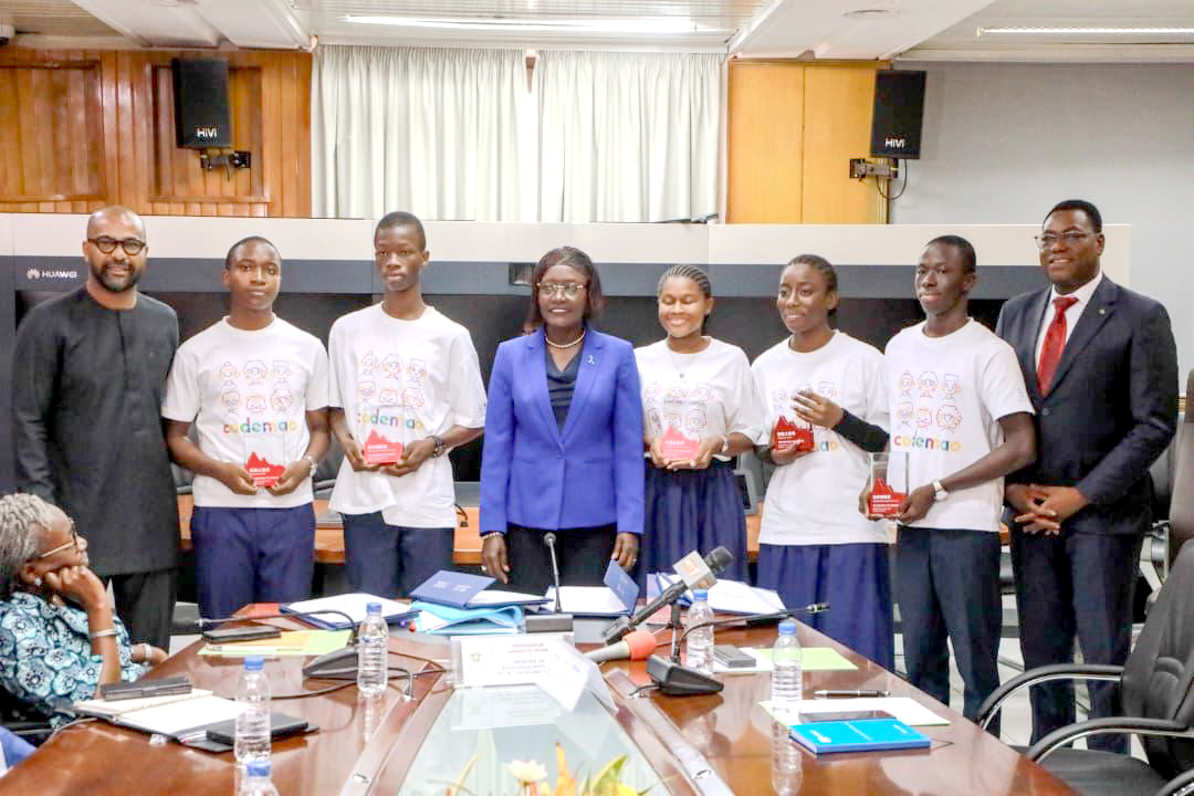 Éducation et technologie en Côte d’Ivoire : Enseignants et élèves bénéficient d’un voyage d’immersion en Chine