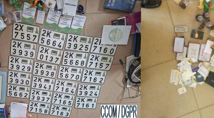 Zone frontalière d’Aglogbè : Saisine de 22 plaques d’immatriculation et 30 cartes grises.