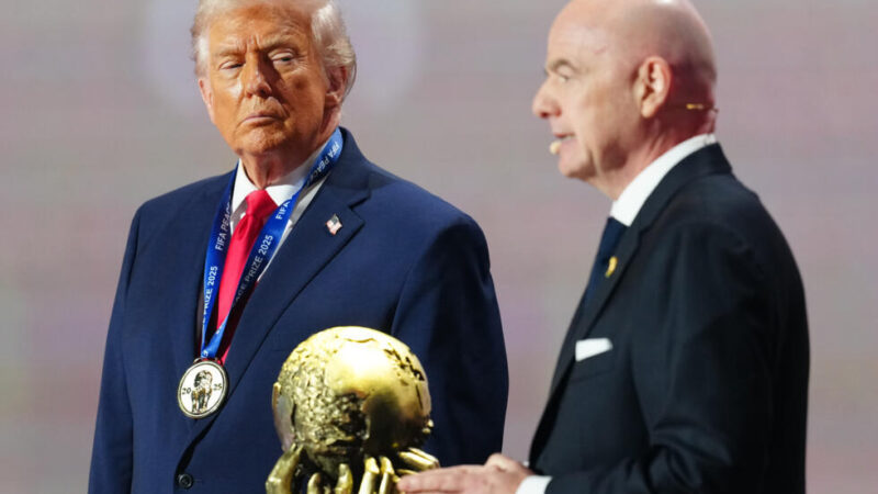 Tirage Mondial 2026 : Donald Trump lauréat du premier Prix de la paix de la Fifa