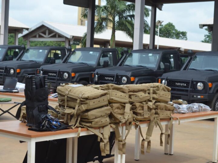 Caserne militaire de Dessa : Important lot de matériels et d’équipements militaires aux Fab