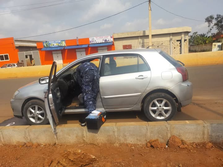 Godomey: Traqués par la Police, des individus abandonnent un véhicule volé.