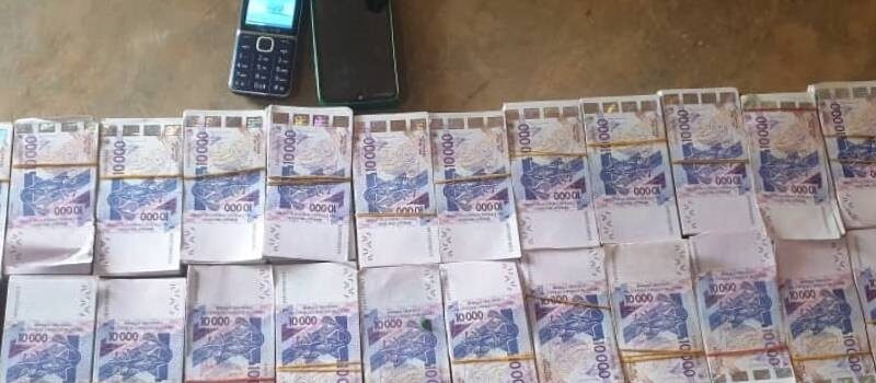 Commissariat d’Agongointo : Un réseau de fausse monnaie démantelé, plus de 25 millions de francs CFA saisis.