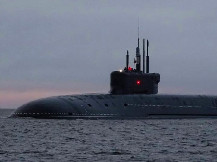 Course aux profondeurs : les États-Unis inquiets face au projet russe de sous-marin nucléaire de 5ᵉ génération