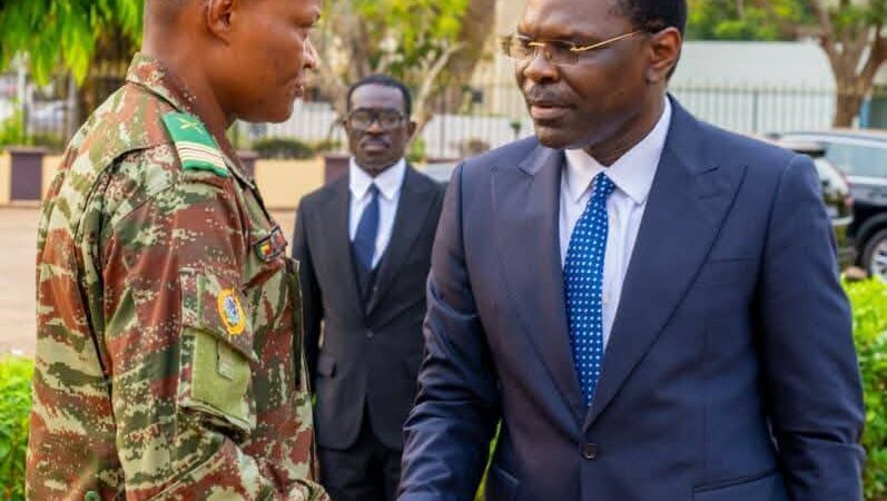 Assemblée nationale : hommage aux soldats tombés lors de l’attaque terroriste de Karimama