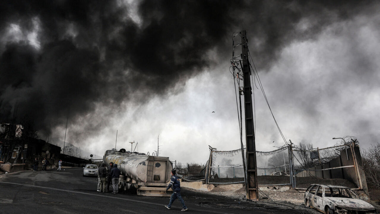 Guerre au Moyen-Orient: 5 millions de tonnes de CO2 ont déjà été émises, selon un rapport