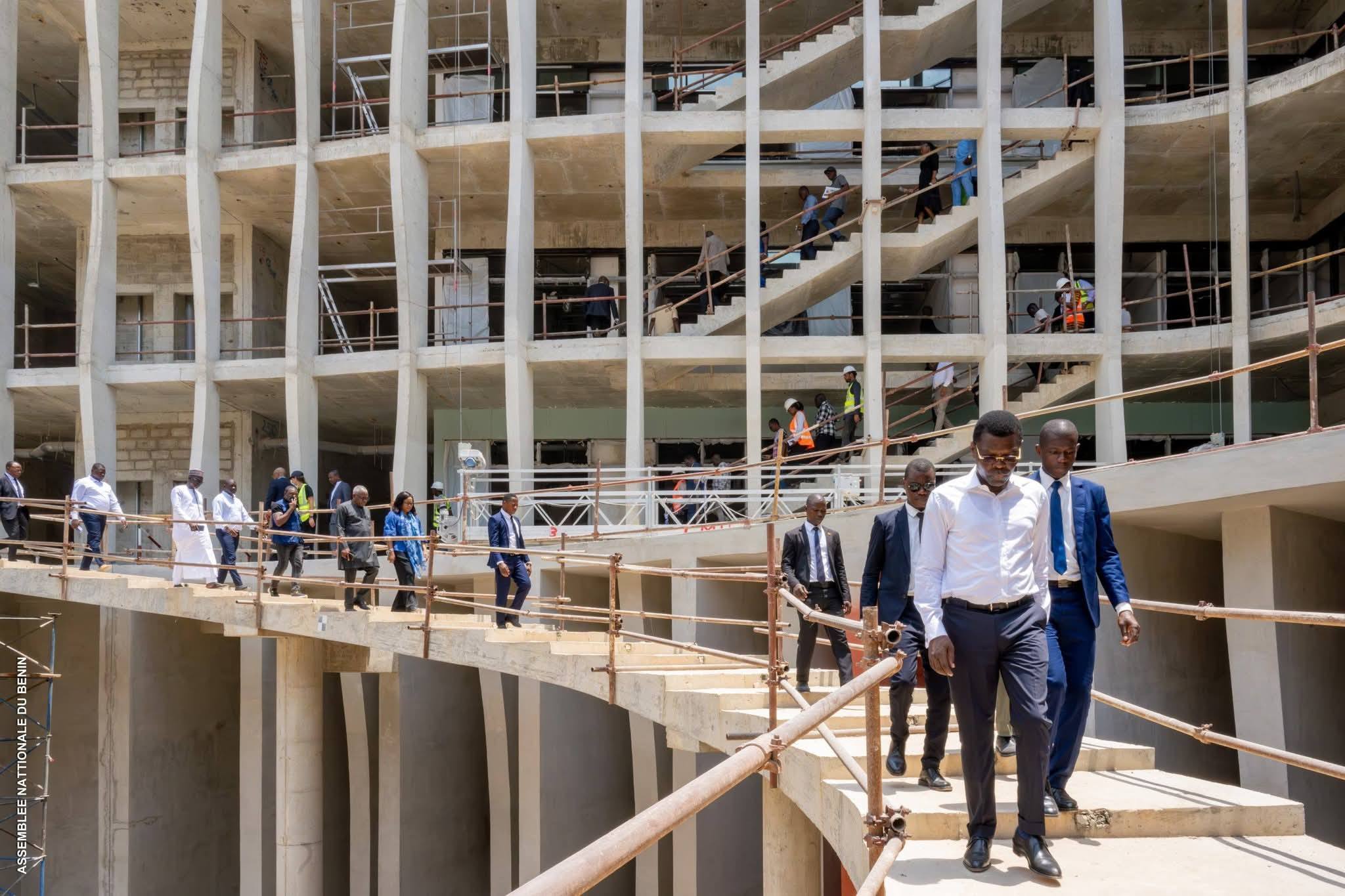 Nouveau siège du Parlement : Djogbénou et son bureau constatent l’avancement des travaux