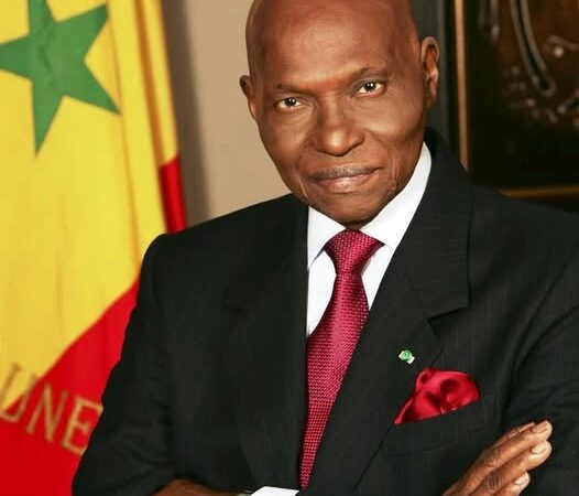 Sénégal : Macky Sall rend hommage à Abdoulaye Wade pour ses 100 ans