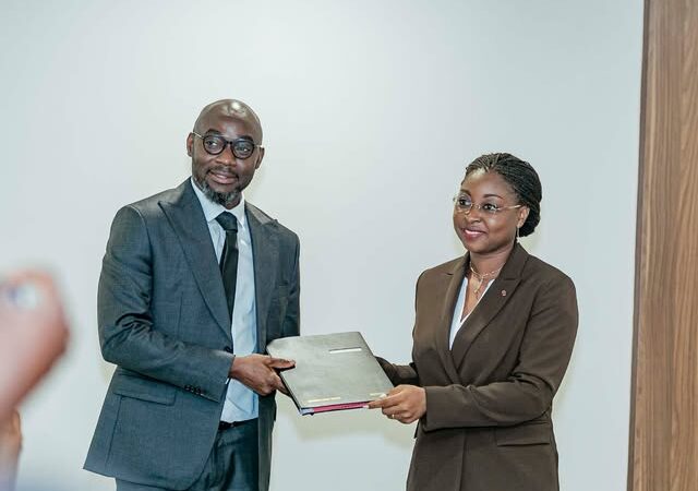 Numérique et digitalisation : Aurélie Adam Soulé Zoumarou transmet le flambeau à Mahuna Akplogan