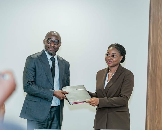 Numérique et digitalisation : Aurélie Adam Soulé Zoumarou transmet le flambeau à Mahuna Akplogan