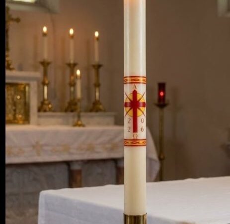 POURQUOI LE CIERGE PASCAL EST-IL ÉTEINT APRÈS LA PENTECÔTE ?
