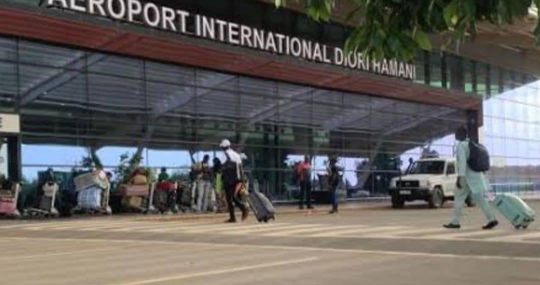 Attaque de l’aéroport de Niamey : 13 morts et 22 assaillants neutralisés