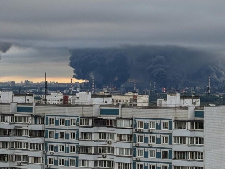 Moscou frappée par une attaque massive de drones ukrainiens, une raffinerie stratégique touchée