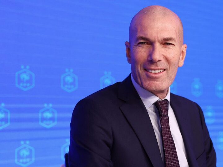 Équipe de France: Zinédine Zidane prend les commandes des Bleus et ouvre une nouvelle ère