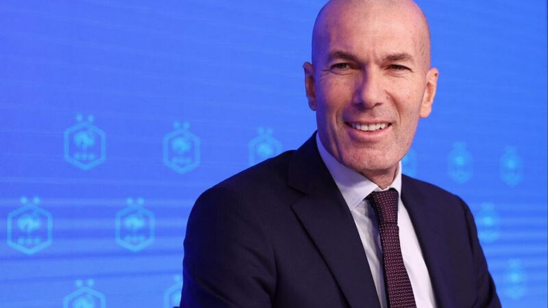 Équipe de France: Zinédine Zidane prend les commandes des Bleus et ouvre une nouvelle ère