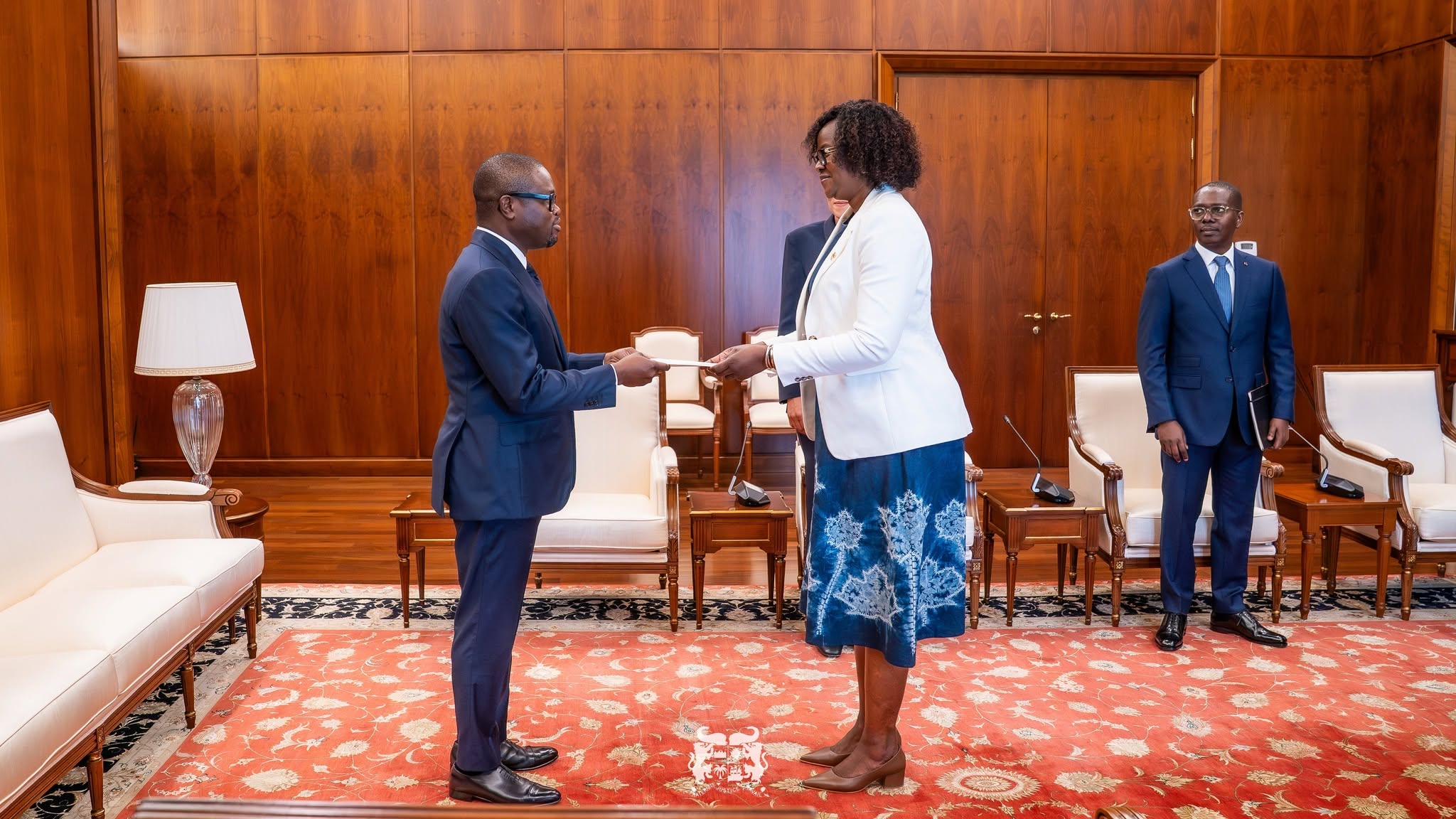Bénin-Canada : Evelyne Dabiré reçue par Romuald Wadagni