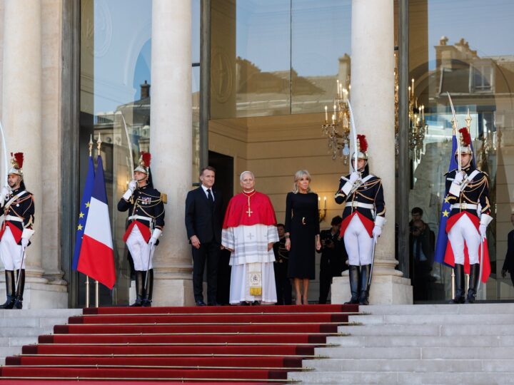 Macron salue la visite de Léon XIV en France