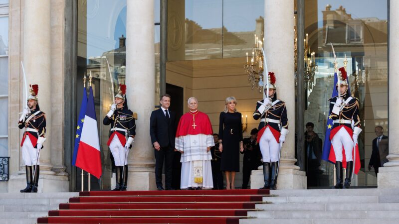 Macron salue la visite de Léon XIV en France