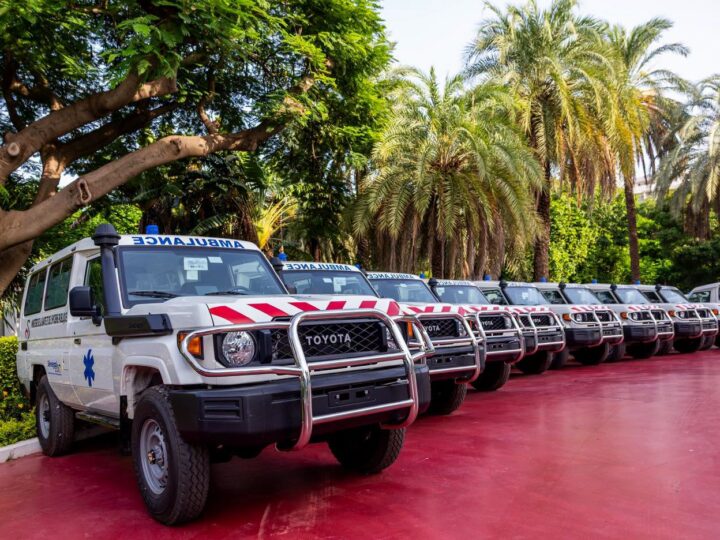 Sénégal : Diomaye Faye reçoit 153 ambulances médicalisées