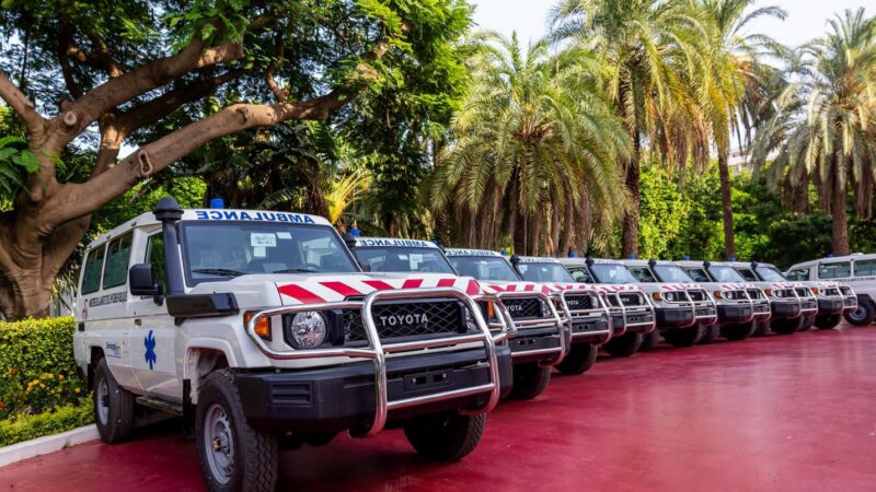 Sénégal : Diomaye Faye reçoit 153 ambulances médicalisées