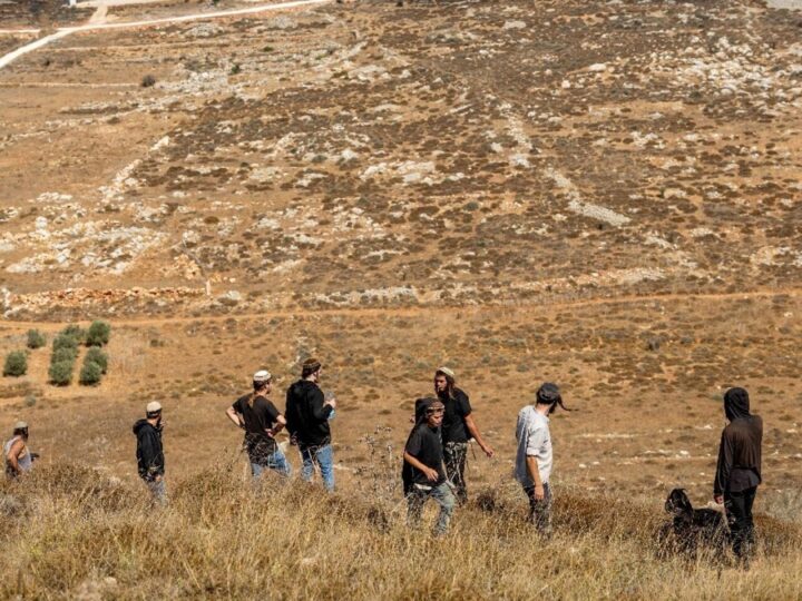 Cisjordanie occupée : Des colons israéliens attaquent un convoi diplomatique européen