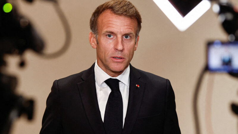 Tournée ouest-africaine: Macron reporte son déplacement au Nigeria et au Sénégal