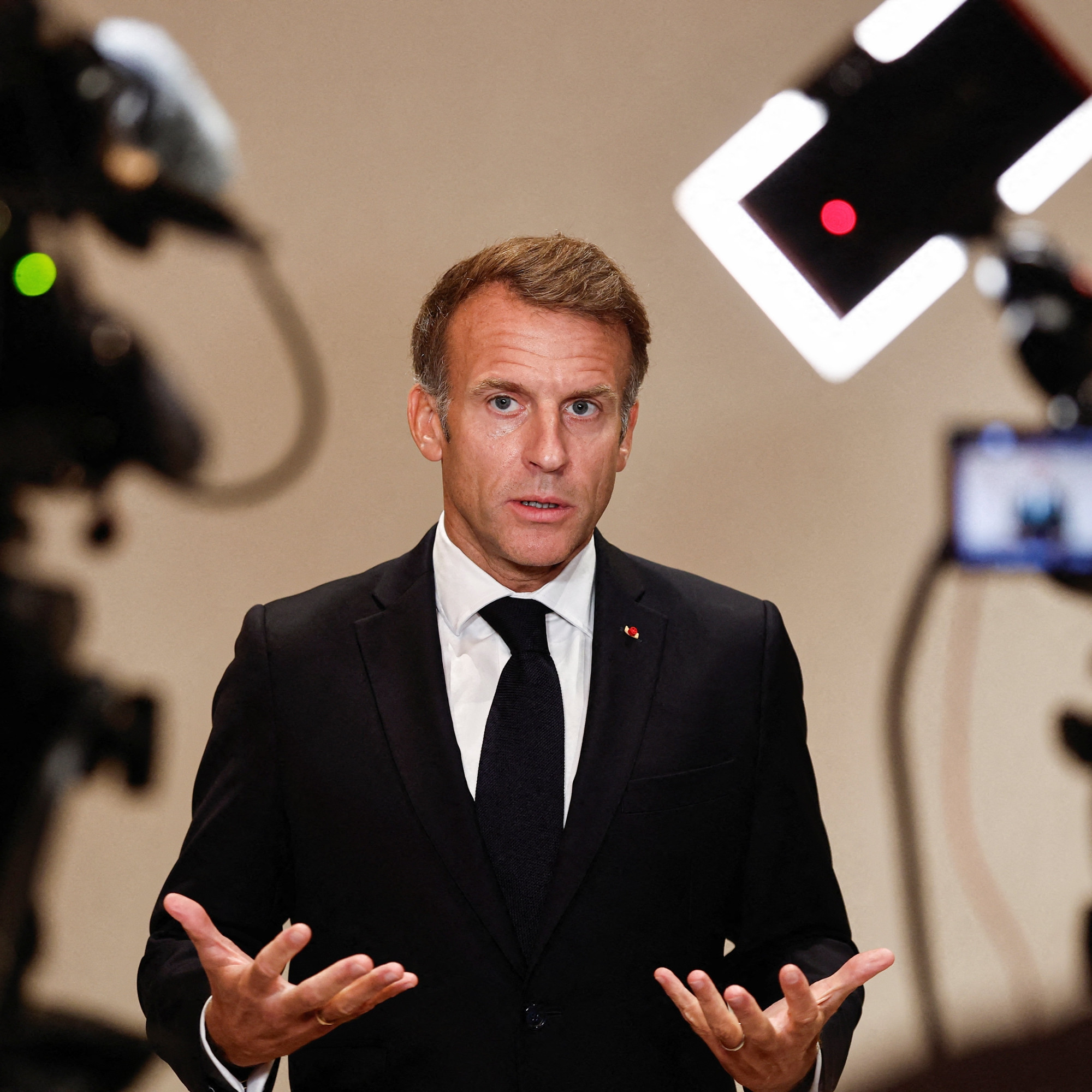 Tournée ouest-africaine: Macron reporte son déplacement au Nigeria et au Sénégal