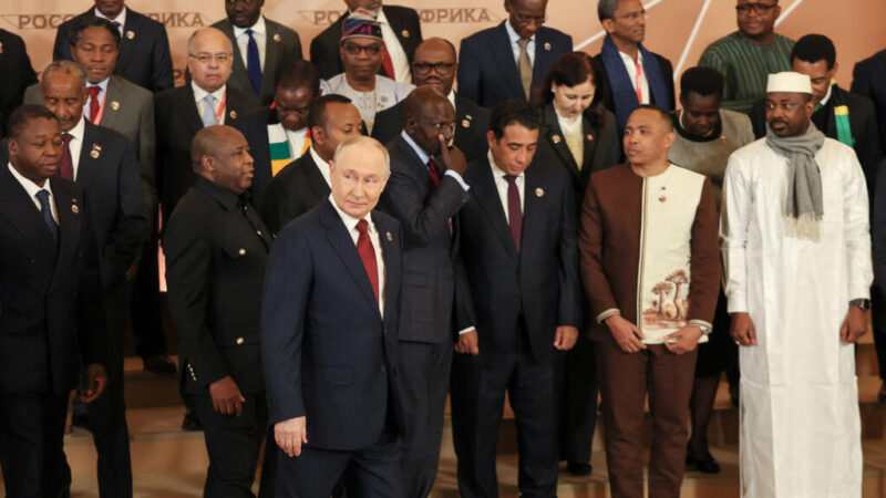 Sommet Russie-Afrique: A Moscou, Poutine plaide pour une Afrique plus influente