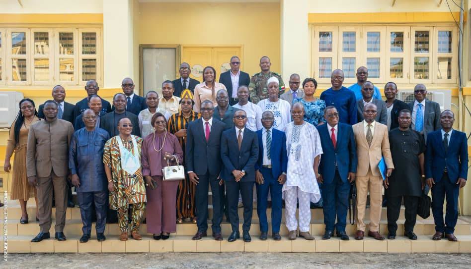 Assemblée nationale du Bénin : 24 nouveaux conseillers techniques et chargés de mission installés